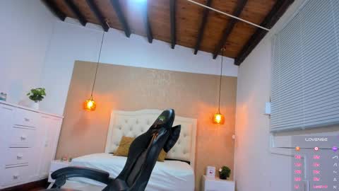 L I S S A  online show from February 2025 01:40:01 AM