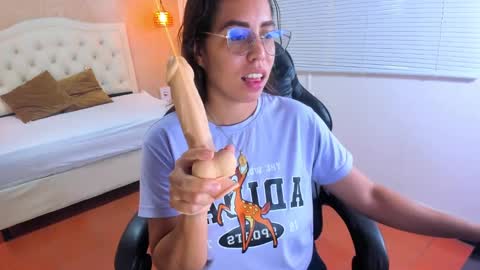 L I S S A  online show from March 2025 03:23:02 AM