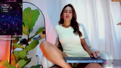 Snapshot of lissajade chatting on September 2025 05:12:02 PM Lissa online show from September 2025 05:12:02 PM