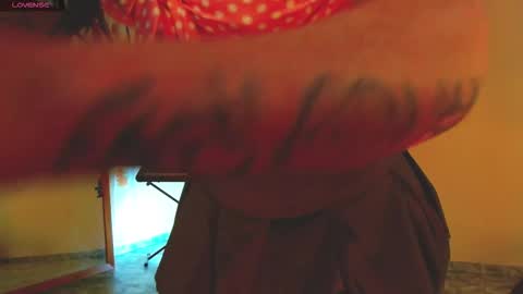 Liss online show from November 2025 05:12:01 PM