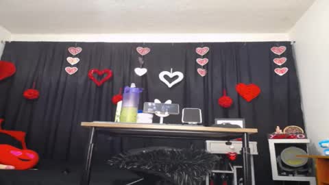 Snapshot of litas_secrets chatting on February 2025 10:14:01 PM LITA a sexy milf online show from February 2025 10:14:01 PM