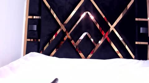 Ashley online show from November 2025 07:05:02 PM