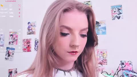 Snapshot of little__caprice chatting on June 2026 07:47:02 AM Bella online show from June 2026 07:47:02 AM