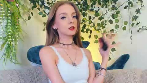 Snapshot of little__caprice chatting on July 2026 08:01:02 AM Bella online show from July 2026 08:01:02 AM