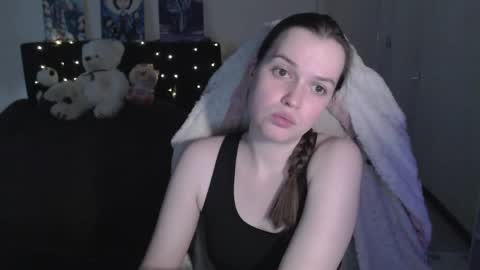 little__flowers online show from April 2026 11:48:01 AM