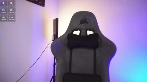 Snapshot of little_eli chatting on October 2025 07:13:02 PM Help me reach 100 likes online show from October 2025 07:13:02 PM