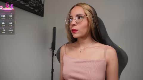 Snapshot of little_eli chatting on November 2025 07:13:02 PM Help me reach 100 likes online show from November 2025 07:13:02 PM