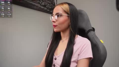 Snapshot of little_eli chatting on November 2025 07:14:01 PM Help me reach 100 likes online show from November 2025 07:14:01 PM