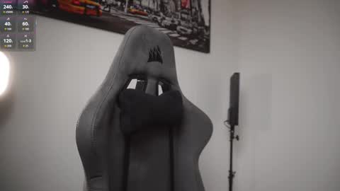 Snapshot of little_eli chatting on November 2025 07:13:01 PM Help me reach 100 likes online show from November 2025 07:13:01 PM