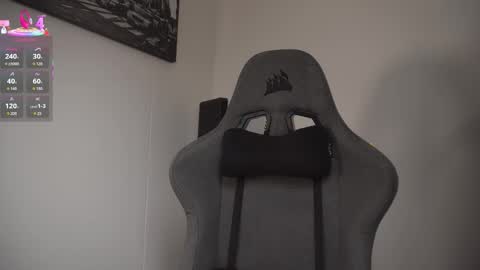 Snapshot of little_eli chatting on November 2025 07:13:01 PM Help me reach 100 likes online show from November 2025 07:13:01 PM