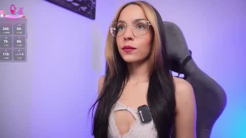 Snapshot of little_eli chatting on November 2025 07:16:02 PM Help me reach 100 likes online show from November 2025 07:16:02 PM