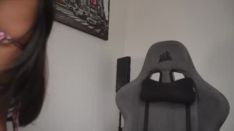 Snapshot of little_eli chatting on November 2025 07:18:01 PM Help me reach 100 likes online show from November 2025 07:18:01 PM