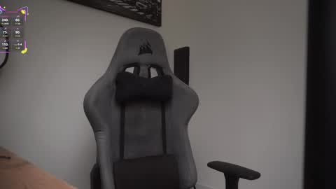 Help me reach 100 likes online show from February 2026 07:18:01 PM