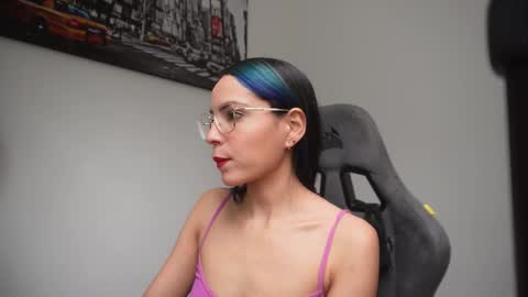 Help me reach 100 likes online show from February 2026 07:09:02 PM