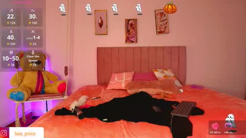 Ellie  online show from October 2025 07:41:01 PM