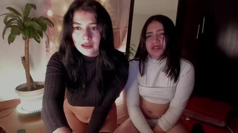 Snapshot of little_emilyd chatting on January 2025 07:33:02 AM Emily online show from January 2025 07:33:02 AM