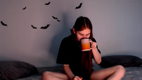 Alice.. online show from October 2025 03:22:02 PM