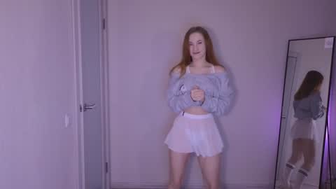 Snapshot of little_pretty_woman chatting on December 2024 05:13:01 PM little_pretty_woman online show from December 2024 05:13:01 PM