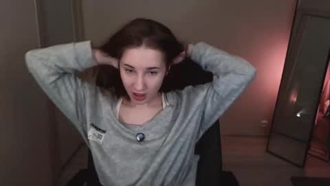 Snapshot of little_pretty_woman chatting on October 2025 06:06:02 PM little_pretty_woman online show from October 2025 06:06:02 PM