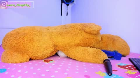 Snapshot of little_tatis chatting on December 2024 06:42:02 PM Im Laura. buy my contentcompra mi contenido offline  online show from December 2024 06:42:02 PM