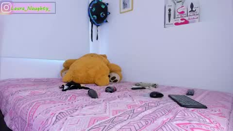 Snapshot of little_tatis chatting on January 2025 07:02:02 PM Im Laura. buy my contentcompra mi contenido offline  online show from January 2025 07:02:02 PM