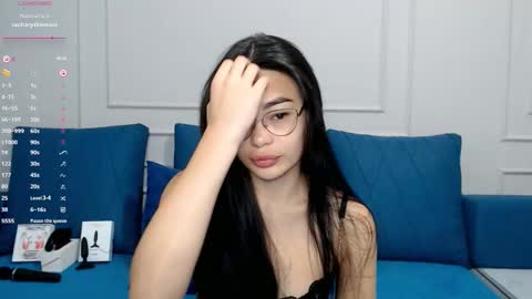 Kwan online show from November 2025 01:22:01 PM