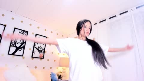 Ari online show from February 2025 08:59:02 PM