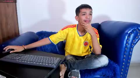 Snapshot of littlecum18 chatting on July 2026 12:22:02 PM Pipe online show from July 2026 12:22:02 PM