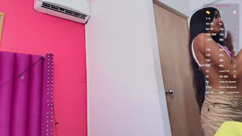 Snapshot of littlee_emilyy_ chatting on January 2025 02:58:02 AM Emily  online show from January 2025 02:58:02 AM