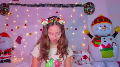 littlee_emma_ online show from December 2024 03:07:02 AM