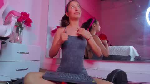 littlee_emma_ online show from February 2025 06:34:02 AM