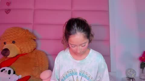 littlee_emma_ online show from February 2025 06:33:01 AM