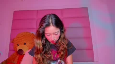 littlee_emma_ online show from March 2025 03:08:02 AM