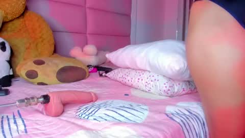 littlee_emma_ online show from March 2025 04:34:02 AM