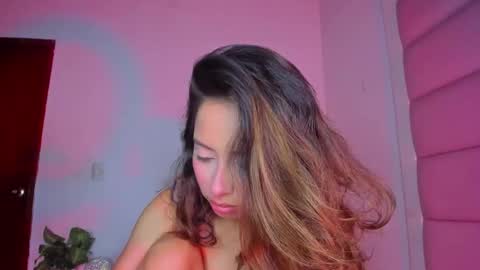 littlee_emma_ online show from September 2025 03:06:01 AM