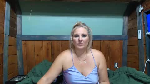 Snapshot of littlelisa1 chatting on October 2025 04:20:02 AM lisanixs online show from October 2025 04:20:02 AM
