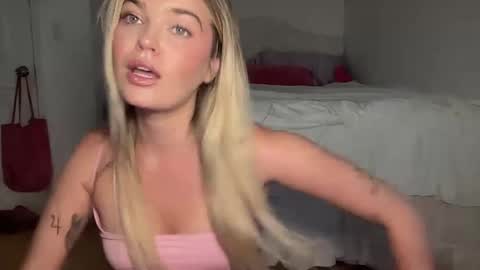 Snapshot of littlemaryjane19 chatting on September 2025 08:20:01 PM Marciabrady online show from September 2025 08:20:01 PM