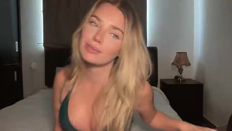 Snapshot of littlemaryjane19 chatting on November 2025 04:23:01 AM Marciabrady online show from November 2025 04:23:01 AM