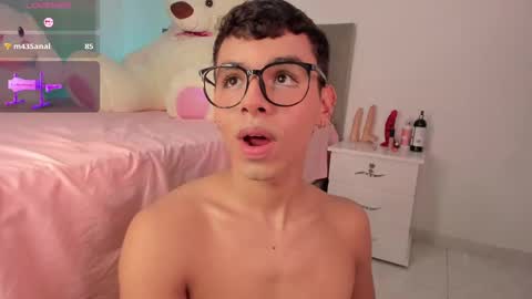 Snapshot of littler_noah chatting on October 2025 07:55:01 PM sethian online show from October 2025 07:55:01 PM