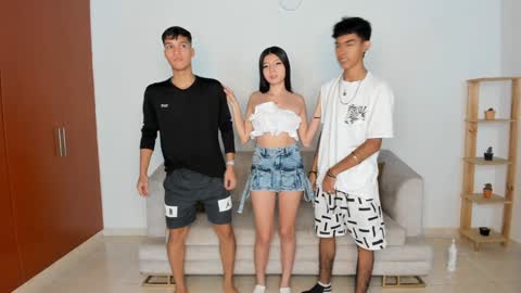 - Eileen - Izzy - Stiven online show from February 2025 01:38:01 PM