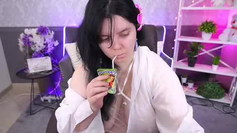 Snapshot of littleshyy chatting on November 2025 01:53:02 PM Masha online show from November 2025 01:53:02 PM