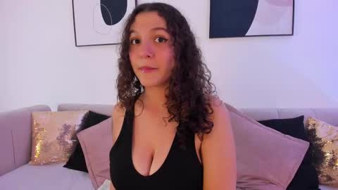 Snapshot of littlesoffi_gh chatting on February 2025 02:41:01 PM online show from February 2025 02:41:01 PM