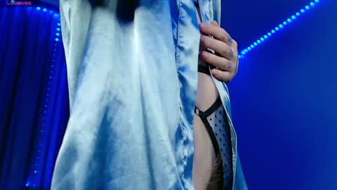 Niki  free tg channel with some photos gifs and info about streams  online show from January 2025 12:45:01 AM