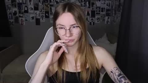 Snapshot of littlevildevil chatting on June 2026 08:24:02 AM Eliana online show from June 2026 08:24:02 AM