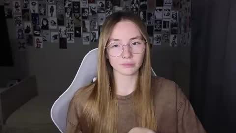 Snapshot of littlevildevil chatting on June 2026 06:58:01 AM Eliana online show from June 2026 06:58:01 AM
