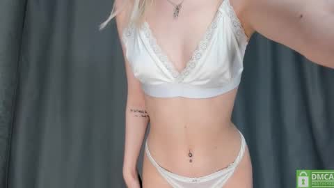 Nikol online show from October 2025 01:01:01 PM