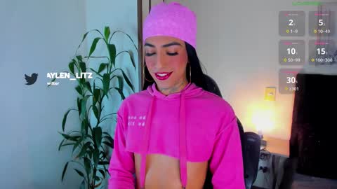 litz_81 online show from November 2025 09:58:01 PM