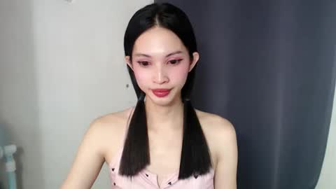 Snapshot of liviacum_ chatting on September 2025 06:24:02 AM Lvia online show from September 2025 06:24:02 AM