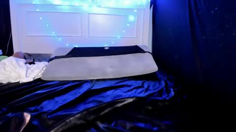 Snapshot of livinsubspace chatting on February 2025 04:25:01 AM Liv online show from February 2025 04:25:01 AM