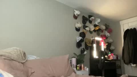 Livvy online show from September 2025 03:17:01 PM